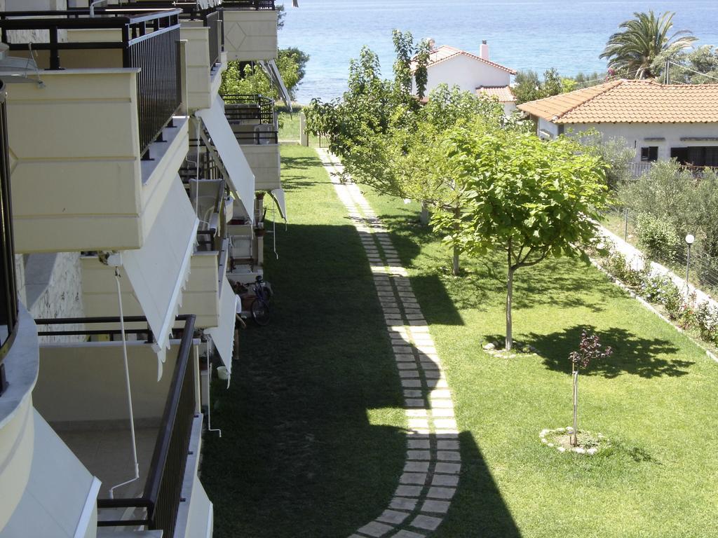 Stella Meri Studios - Apartments Неа Скиони Екстериор снимка