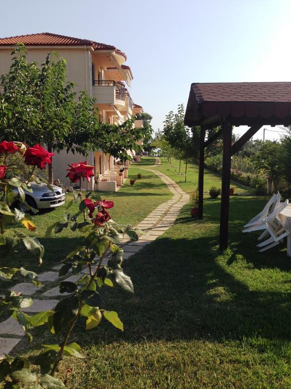 Stella Meri Studios - Apartments Неа Скиони Екстериор снимка