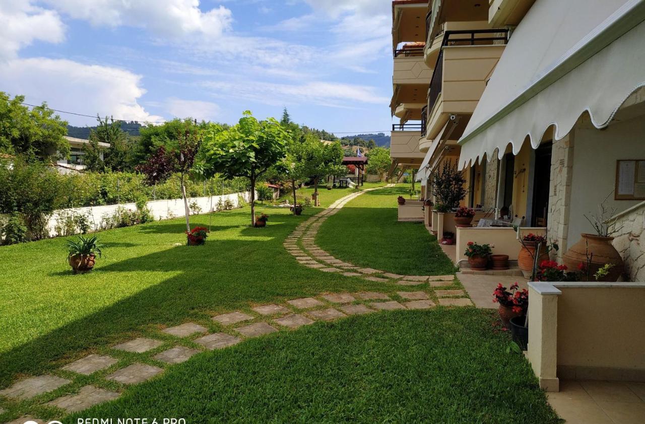 Stella Meri Studios - Apartments Неа Скиони Екстериор снимка