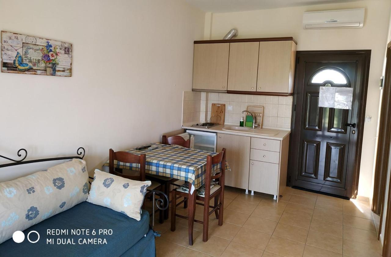 Stella Meri Studios - Apartments Неа Скиони Екстериор снимка